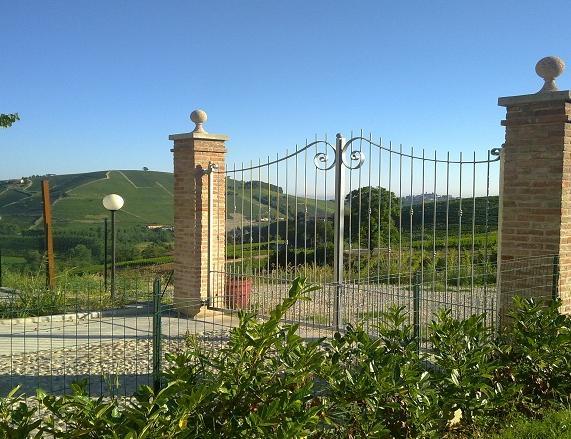 La Terrazza Del Barbaresco Bed & Breakfast Neviglie Luaran gambar